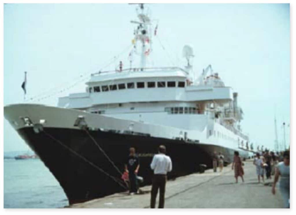 Prinsendam ship