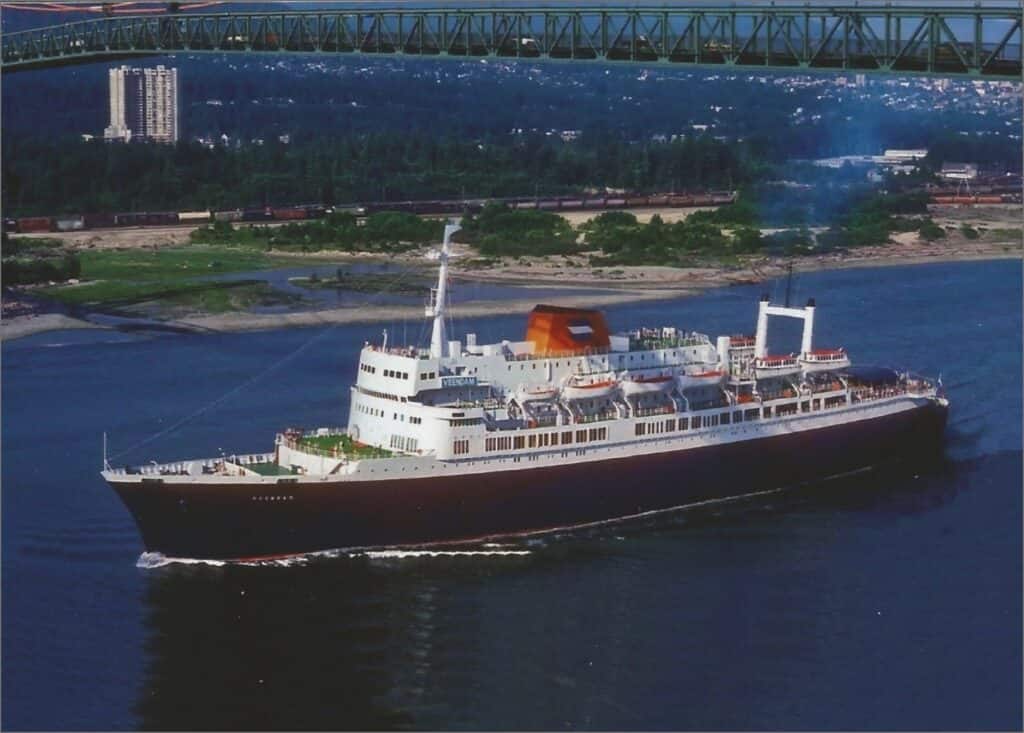 Veendam sailing under the Lion’s Gate Bridge, en route from Vancouver to Alaska.