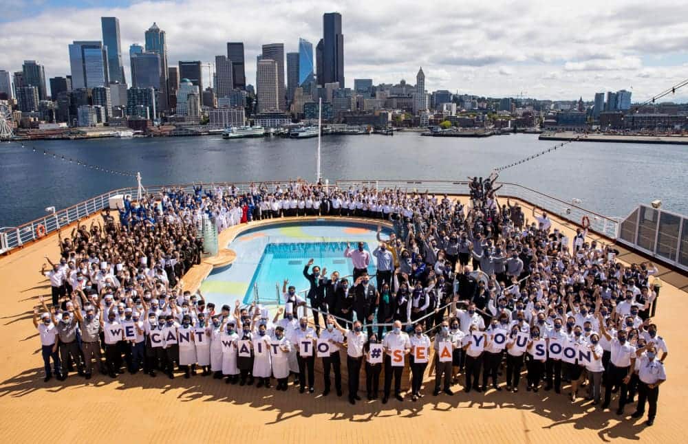Team Nieuw Amsterdam in front of Downtown Seattle