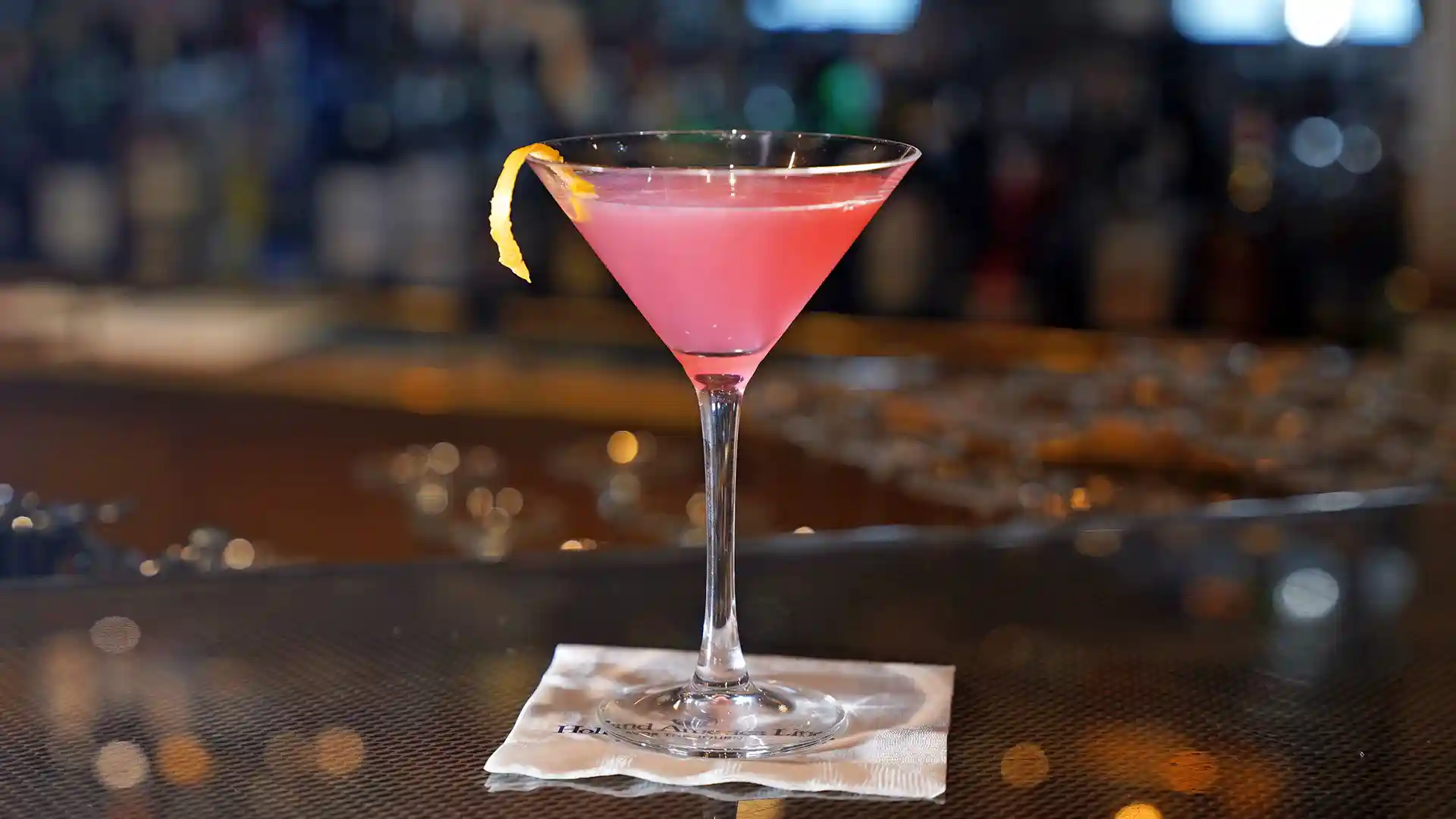 Mocktail in drinking glass with grapefruit flavor.