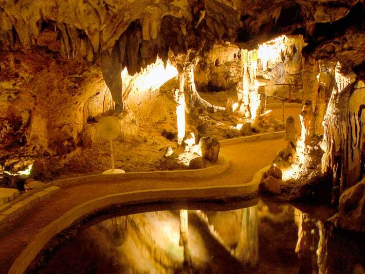 Escéptico cupón En la cabeza de registro cave Ciro radio comunidad