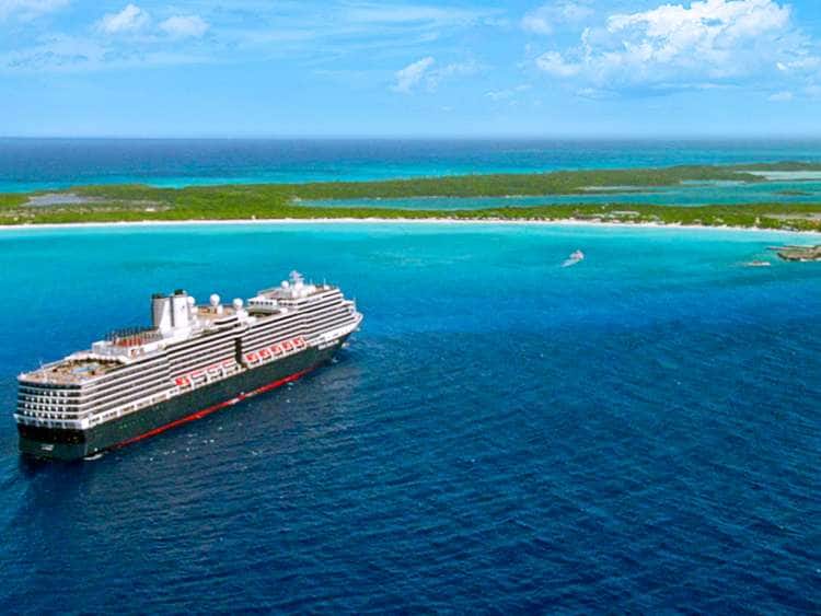 Holland America ship arriving to Half Moon Cay