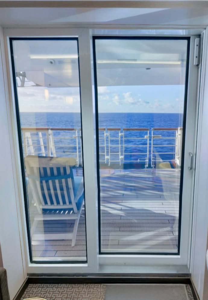 Volendam Cruise Ship - R Class | Holland America Line