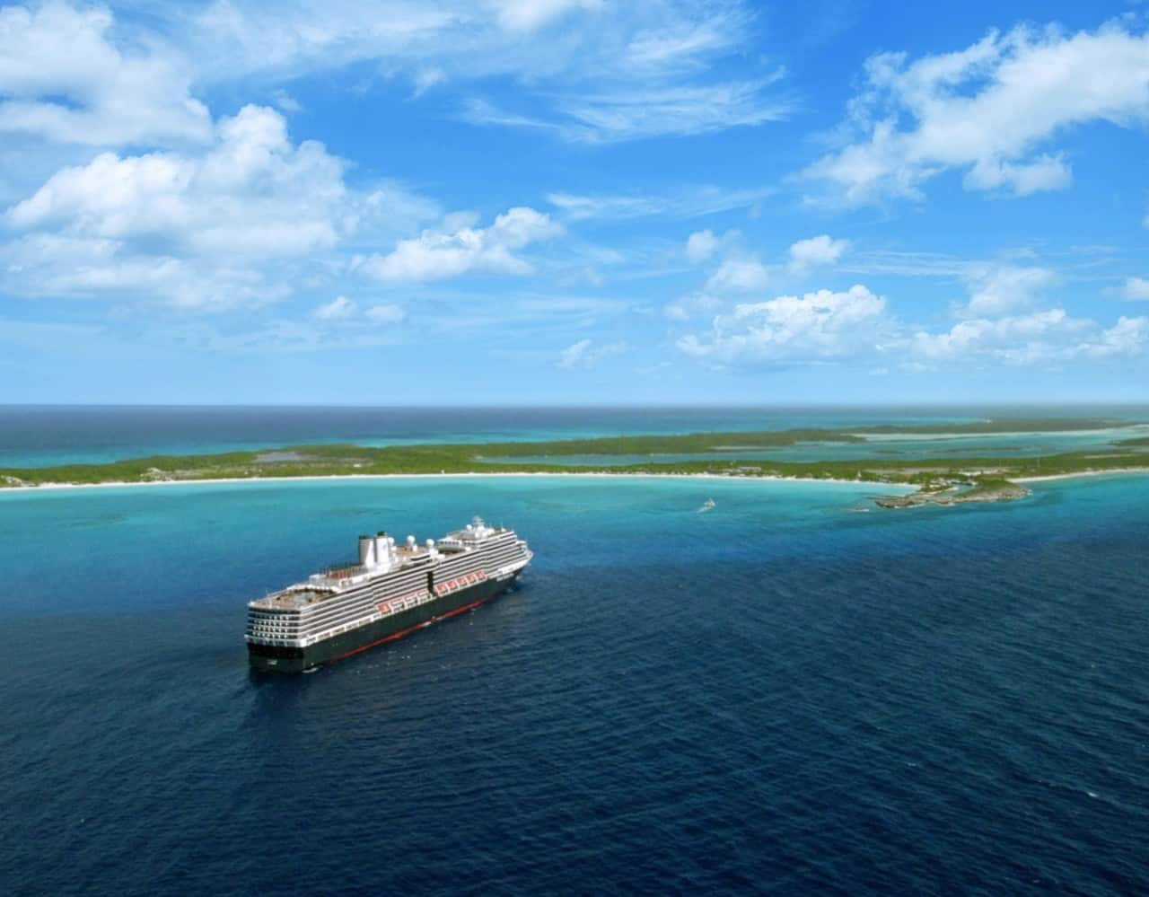 A view of a ship coming into the port at Half Moon Cay™.