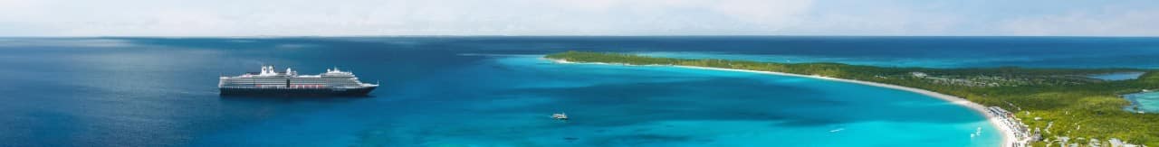 Cruise ship heading into RelaxAway, Half Moon Cay™.
